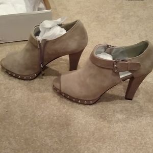 Gray suede peep toe booties, ankle boots, studs, platform 9, NIB